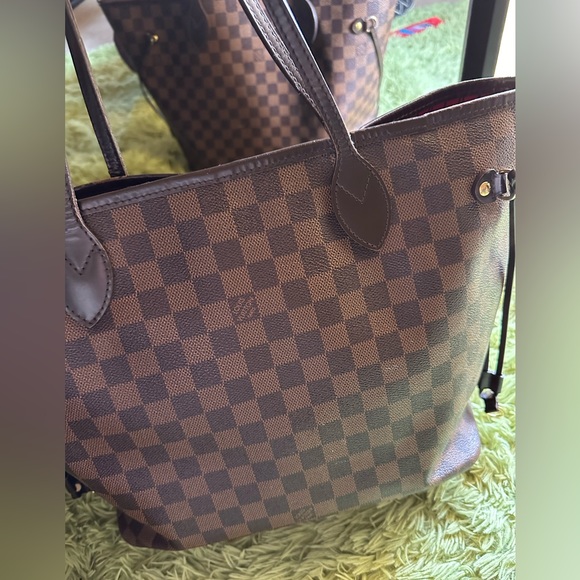 Louis Vuitton Damier Ebene Neverfull MM - Picture 15 of 17
